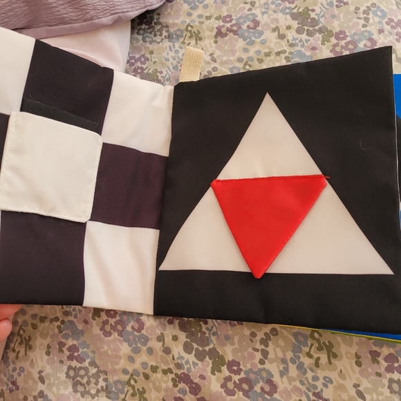 Multi Sensory Book - Picture 3 of 6